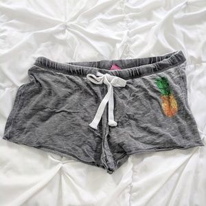 Hard candy medium shorts